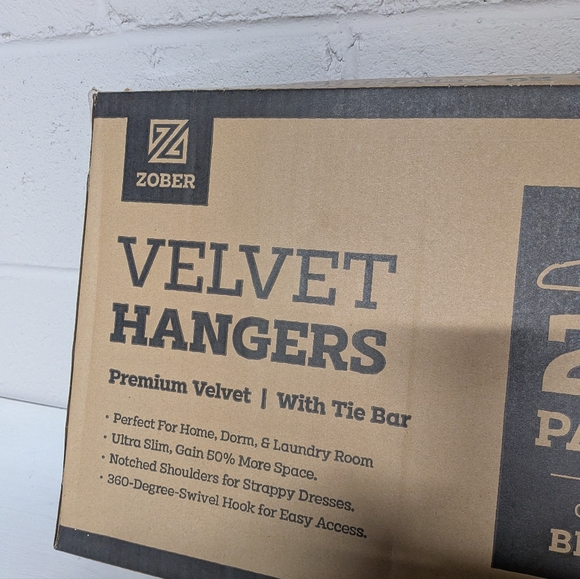 Black Velvet Clothing Hangers W/Tie Bar - Non-Slip, Swivel Hook, 20 pack, NWT - Picture 9 of 11